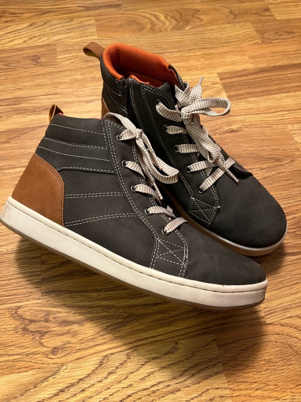 Men's High-Top Sneakers in Dark Grey with Brown  Accents Size 7